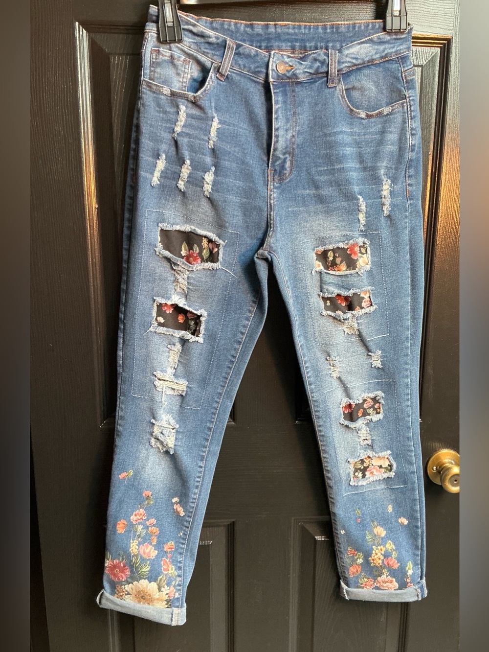 Blue Floral Patch Distressed Ankle Jeans for Women